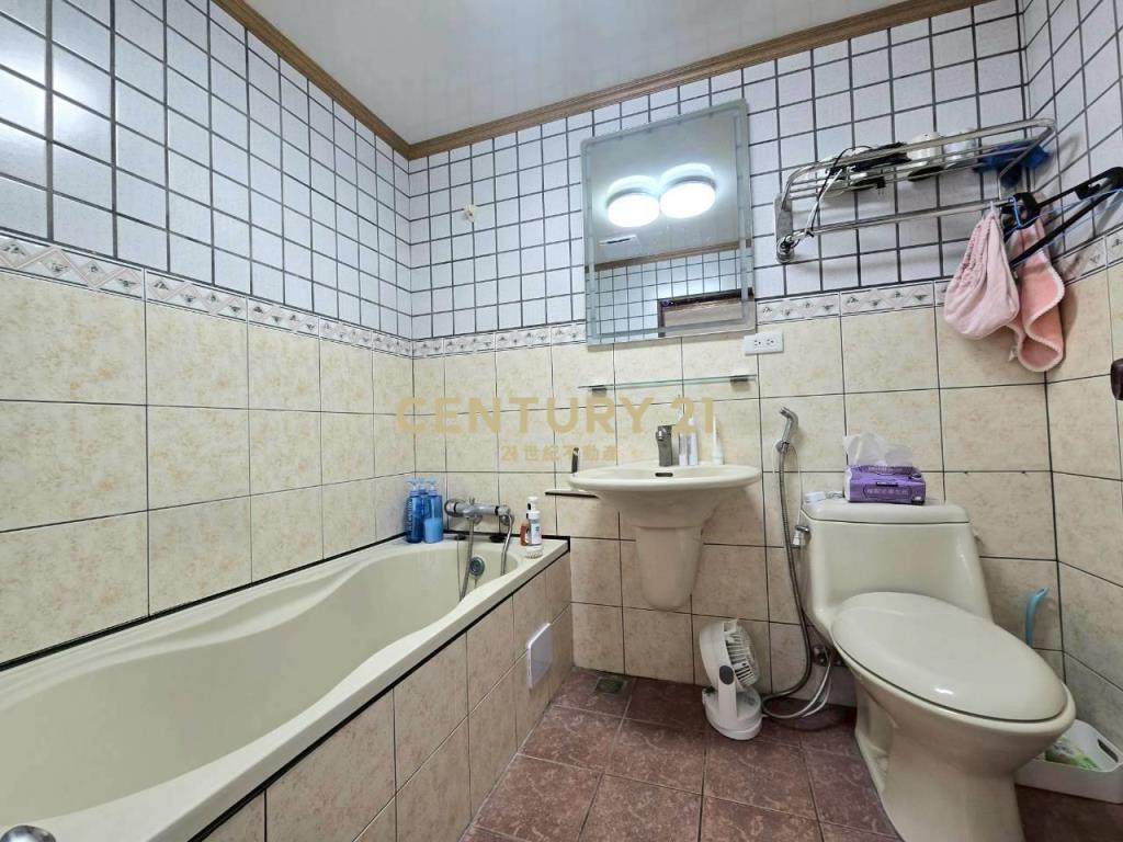 LG030宜商旁雙車位店住