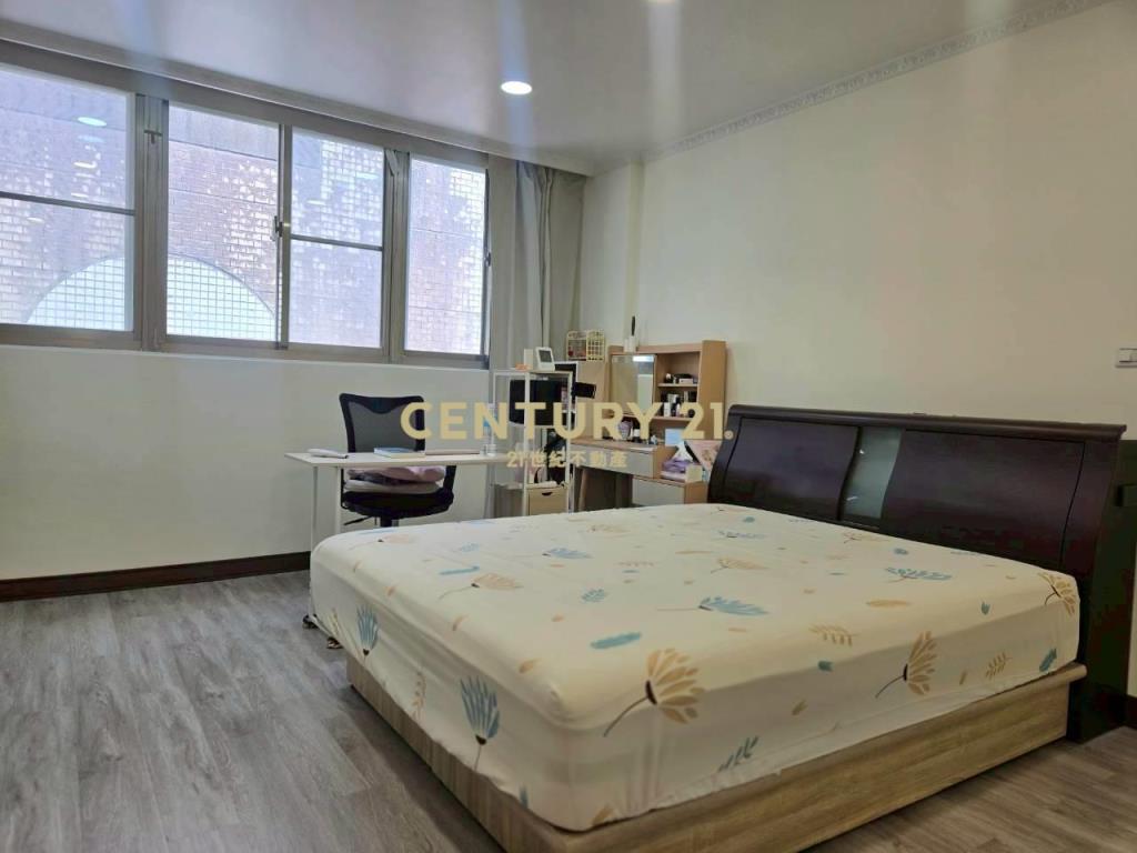 LG030宜商旁雙車位店住