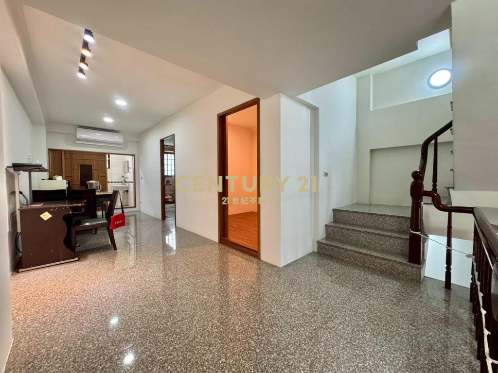 LB128宜蘭縣政花園車庫美墅