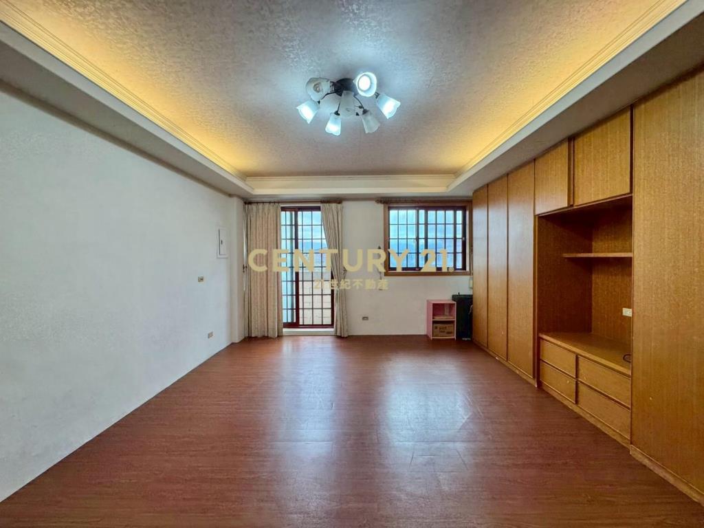 LB128宜蘭縣政花園車庫美墅