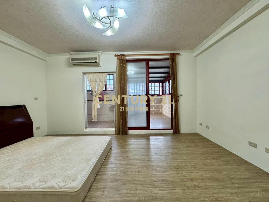 LB128宜蘭縣政花園車庫美墅