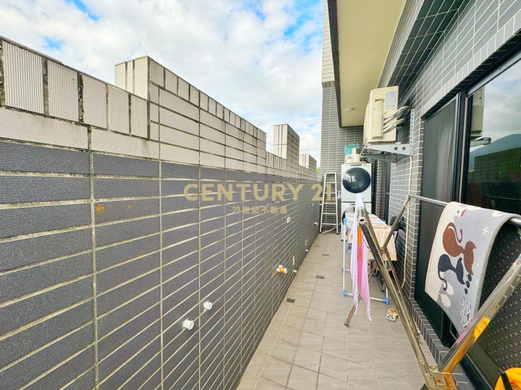 LA140綠堤見晴星光兩房車