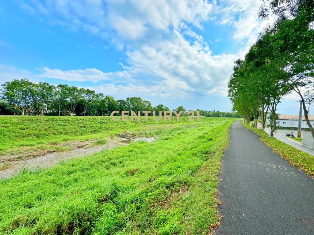 LA140綠堤見晴星光兩房車