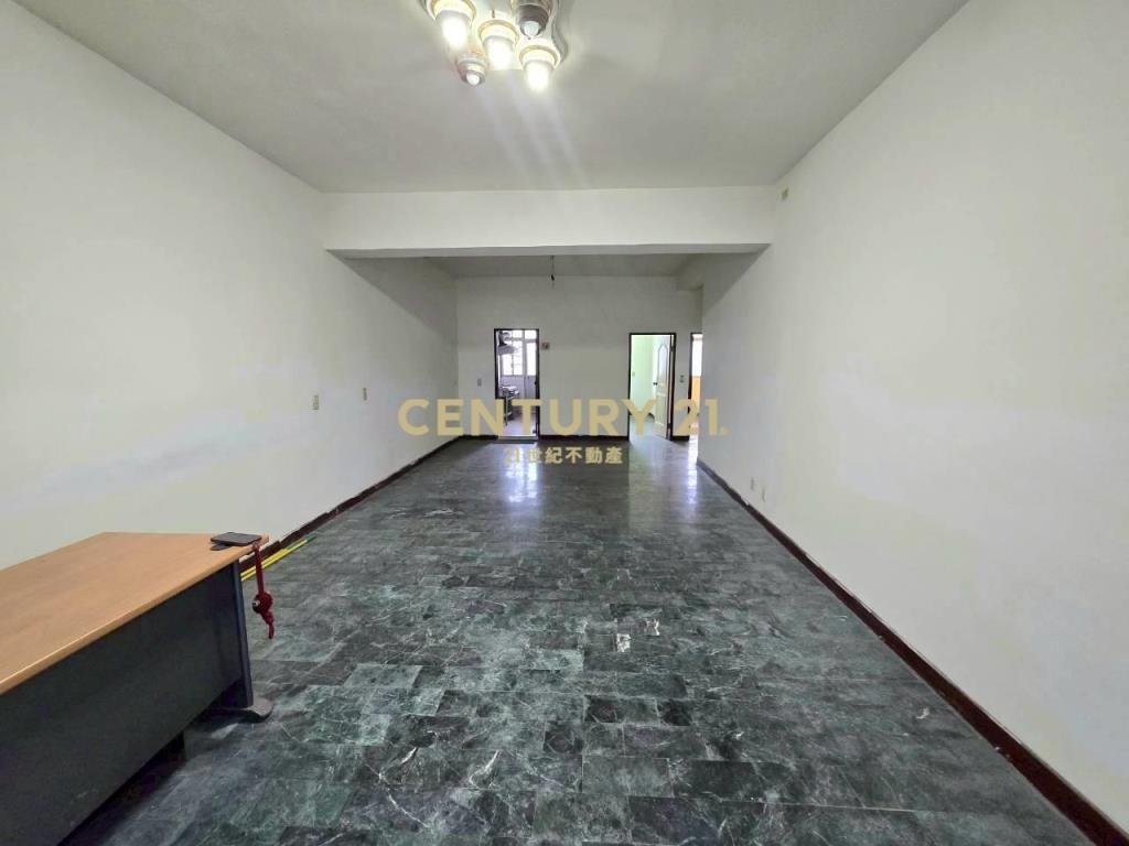 LA141超低總價市區三房