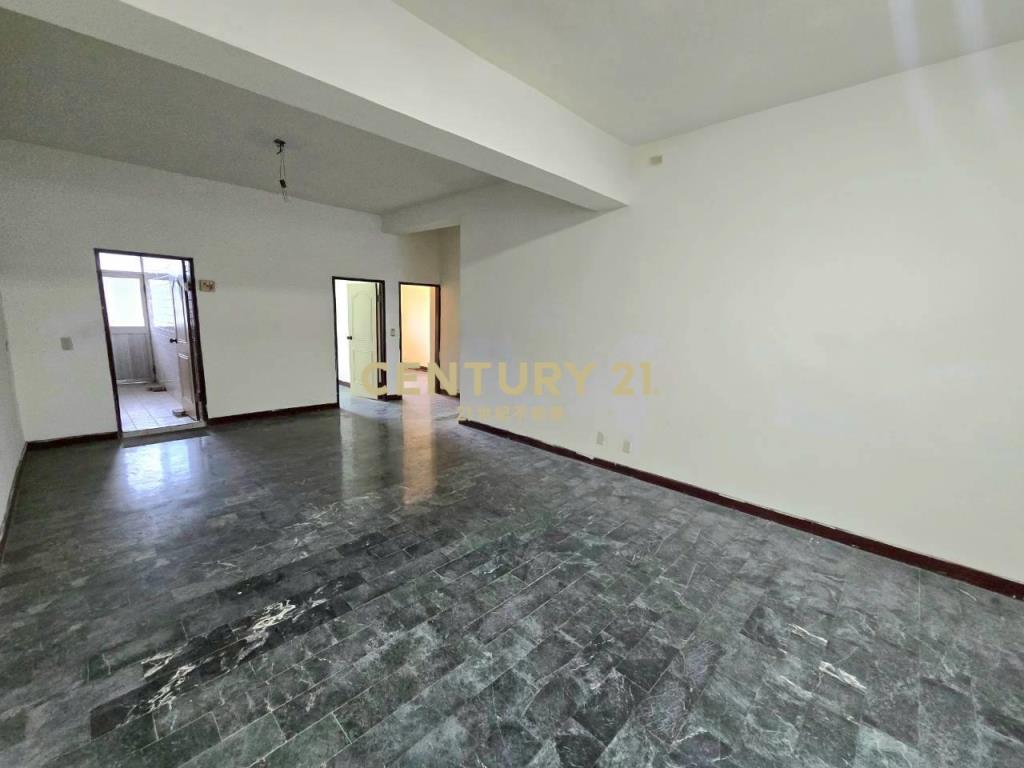 LA141超低總價市區三房