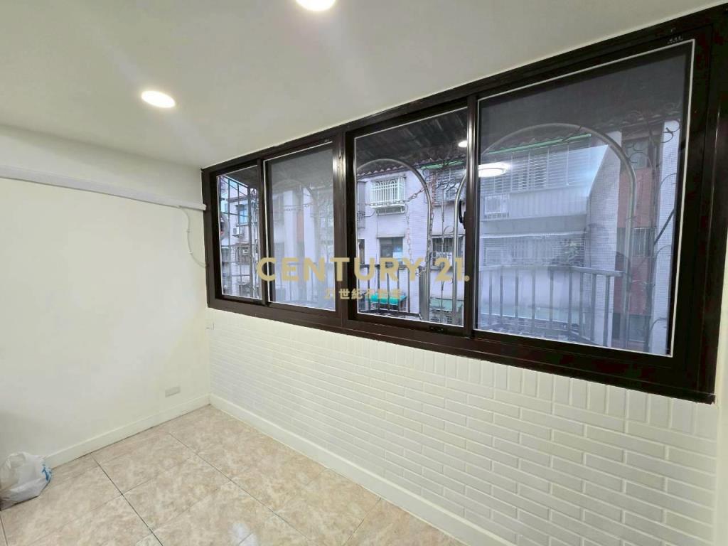 LH034南港三鐵旁大空間美三房(租)