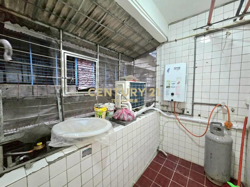 LH034南港三鐵旁大空間美三房(租)