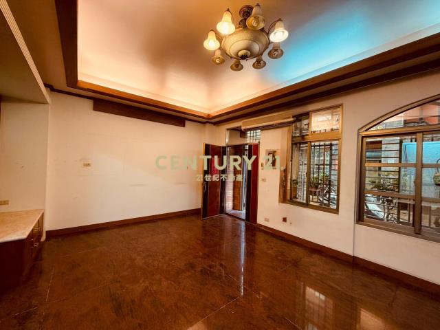 LB135宜市文教區透天