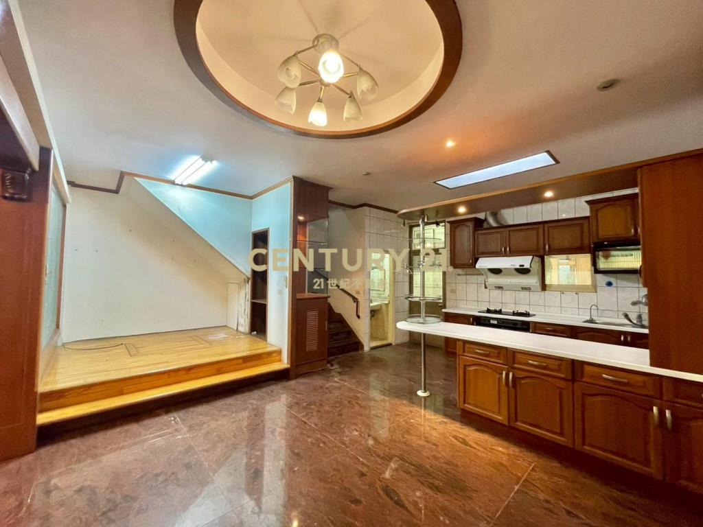 LB135宜市文教區透天