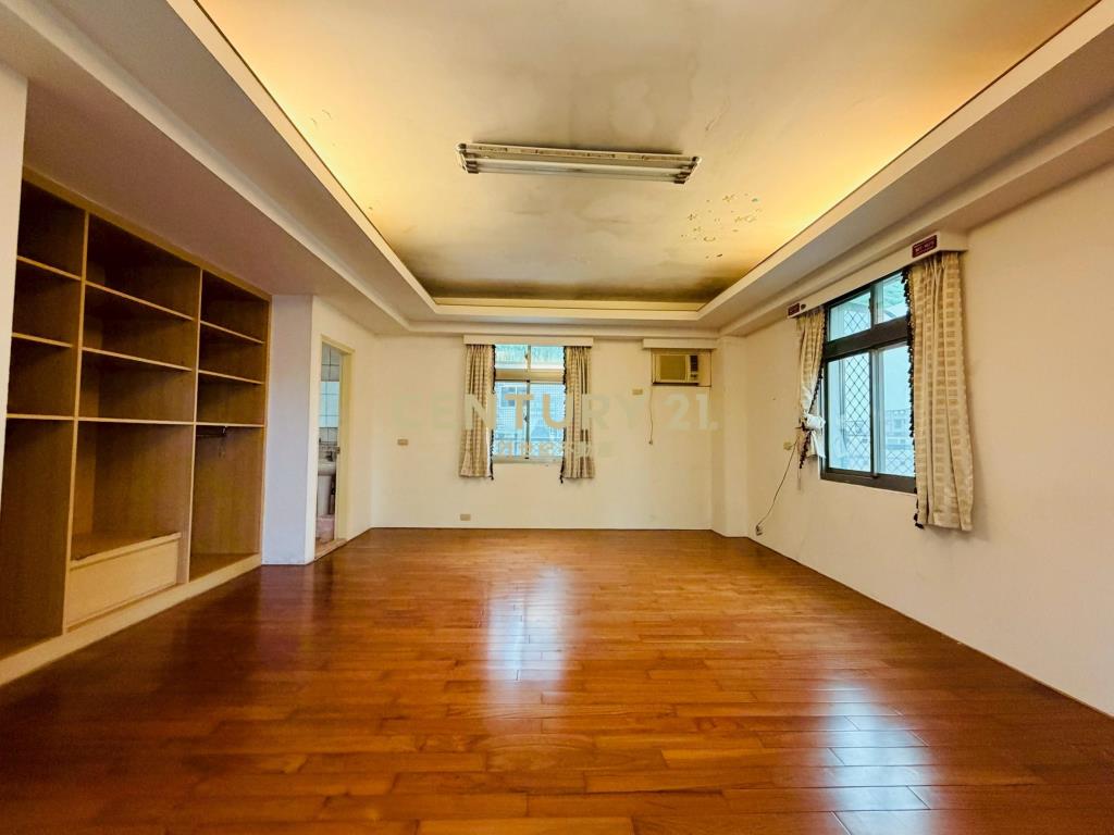 LB135宜市文教區透天