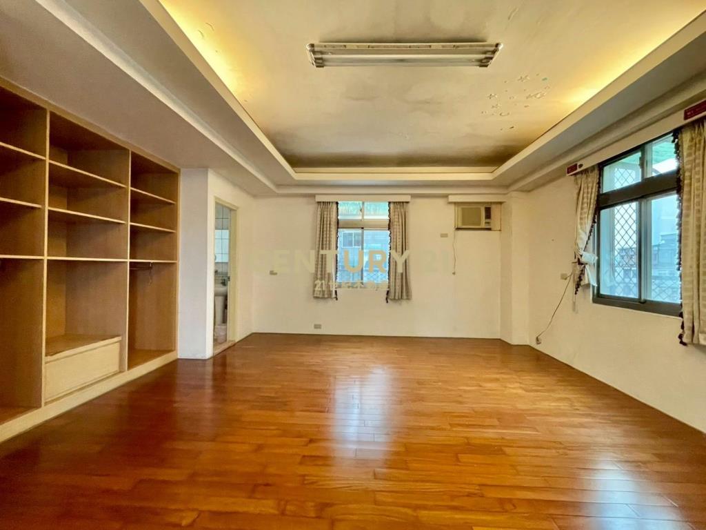 LB135宜市文教區透天