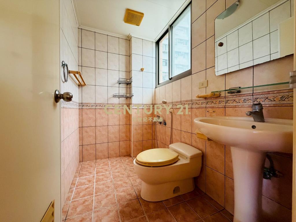 LB135宜市文教區透天