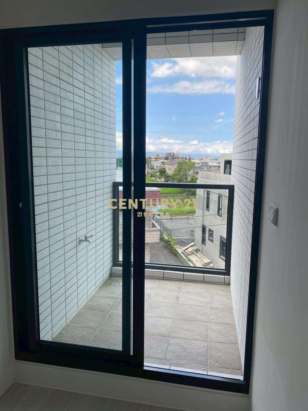 DA962清溝夜市近全新2+1車位美華廈