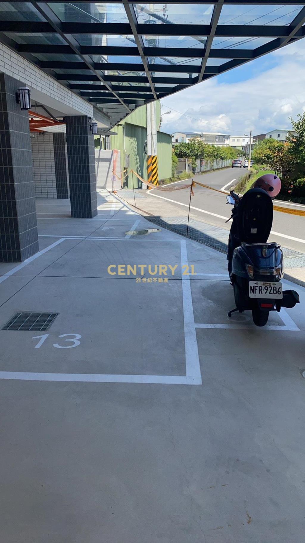 DA962清溝夜市近全新2+1車位美華廈