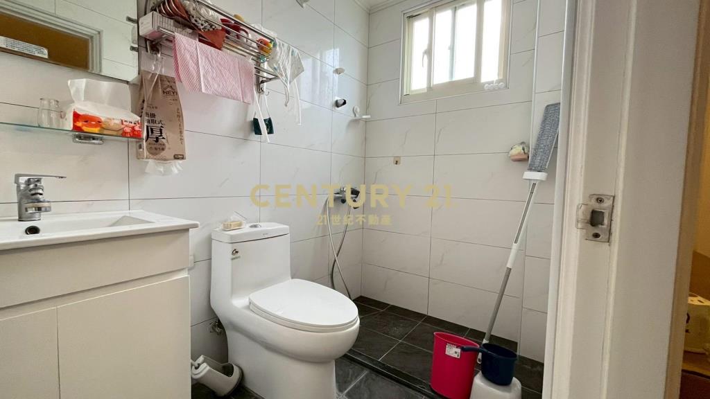 DB421五結邊間太陽能美透天