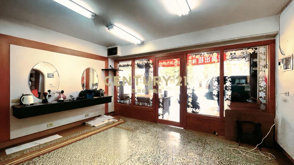 LH037礁溪龍潭大路邊店住(租)