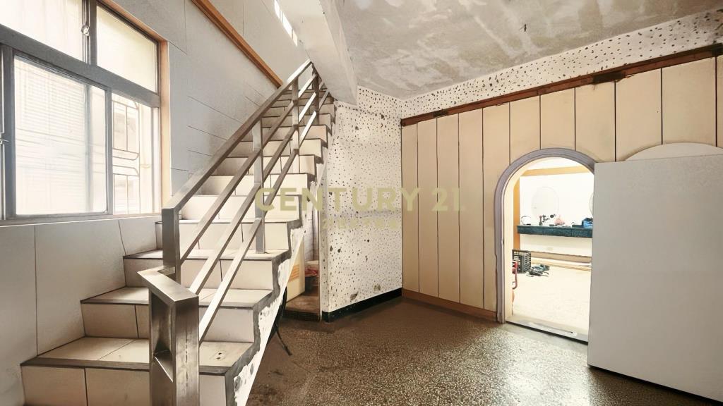 LH037礁溪龍潭大路邊店住(租)