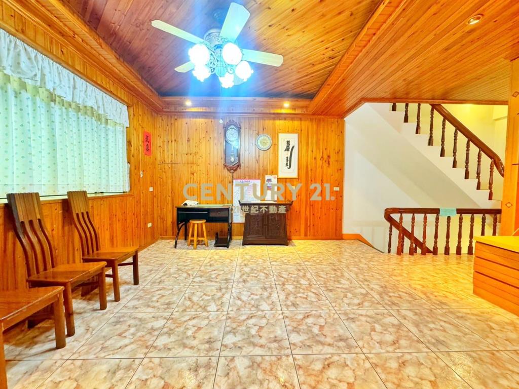 LB141東區轉運站金店住