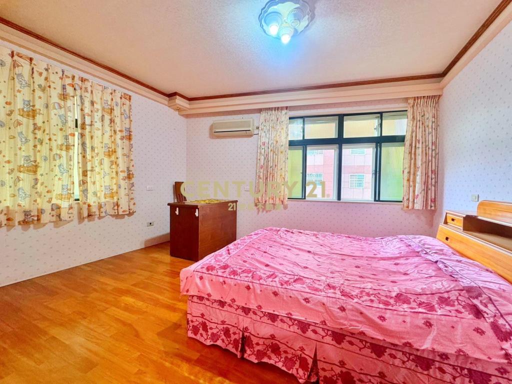 LB141東區轉運站金店住