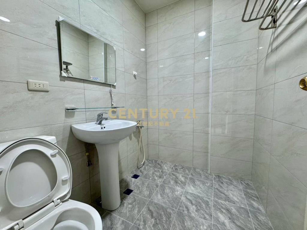 LB136轉運站旁明星學區透天