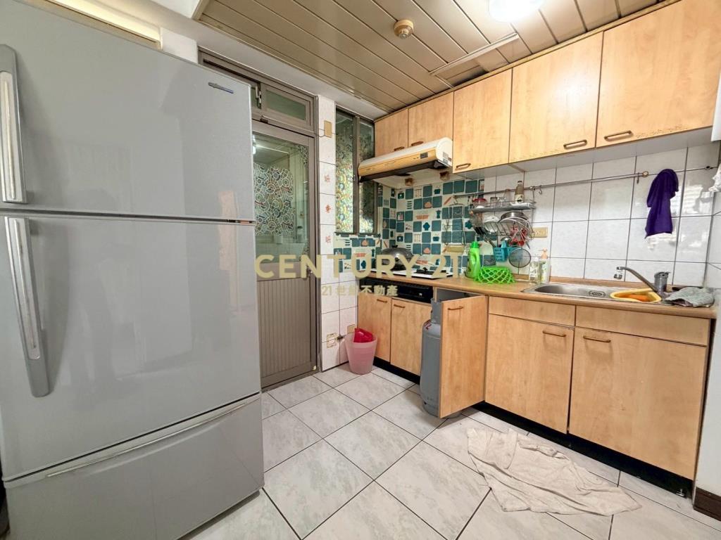 LA156新月旁電梯二房