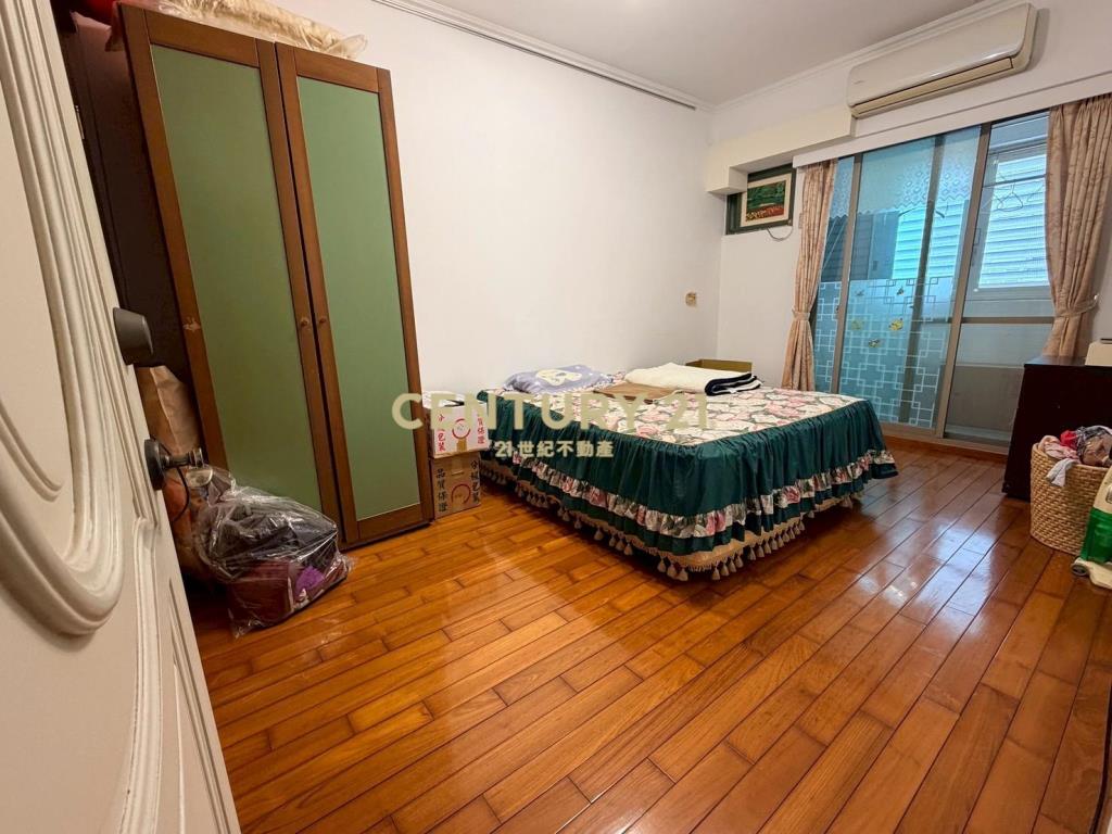 LA156新月旁電梯二房