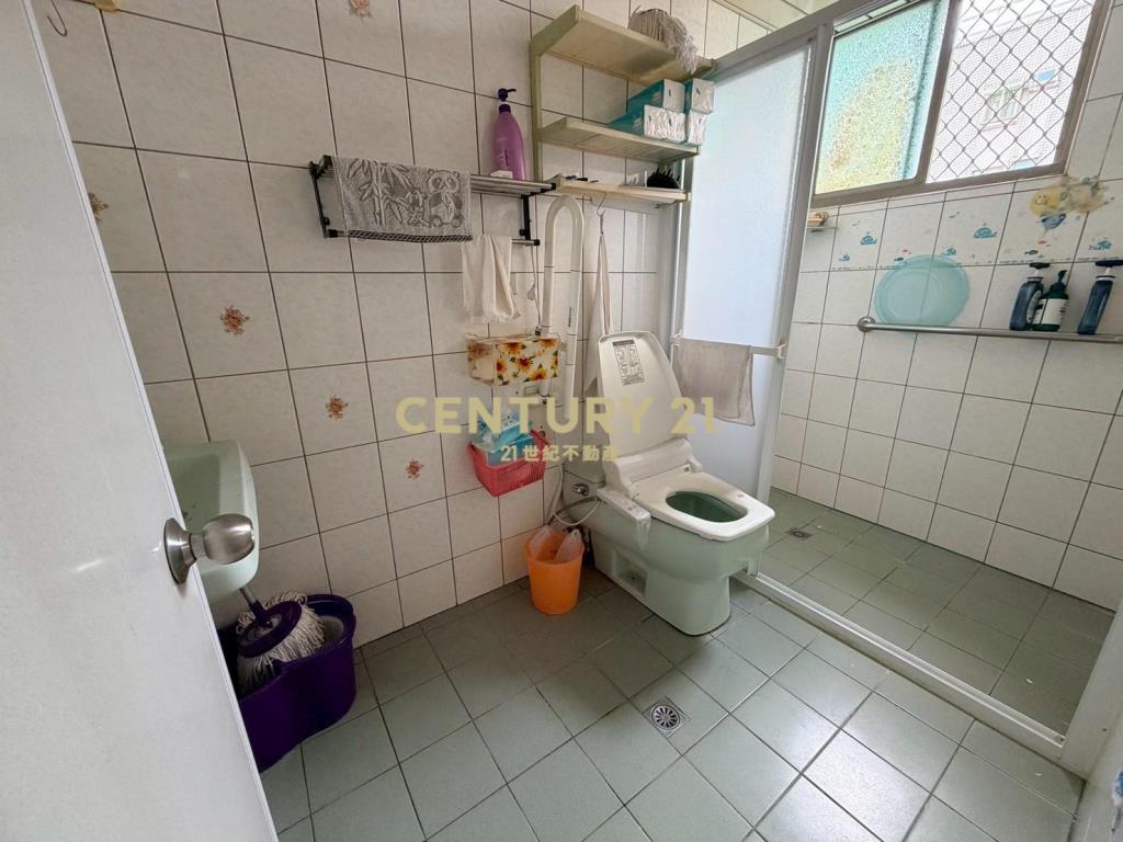 LA156新月旁電梯二房