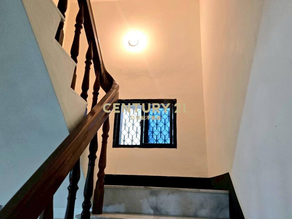 LB120市區大地坪車庫雙併花園別墅