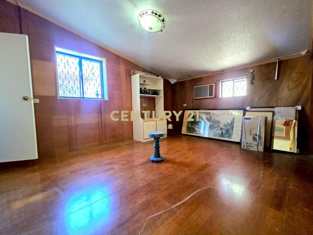 LB120市區大地坪車庫雙併花園別墅