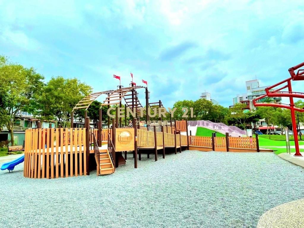 LB120市區大地坪車庫雙併花園別墅