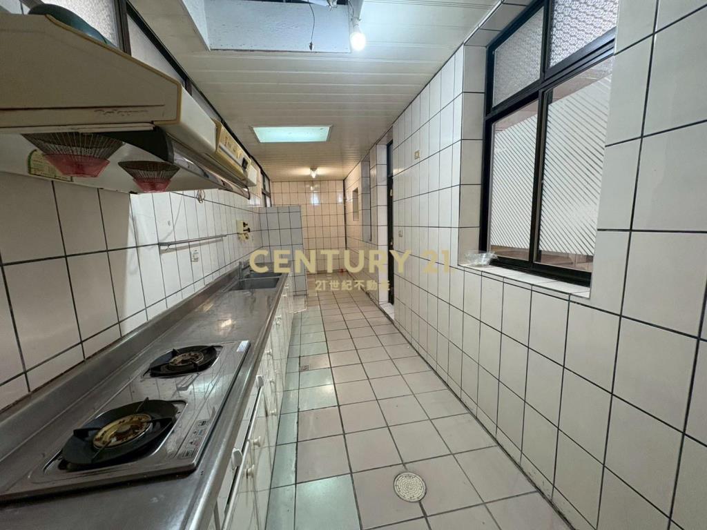 LB146市中心雙併透天雙車位大坪數