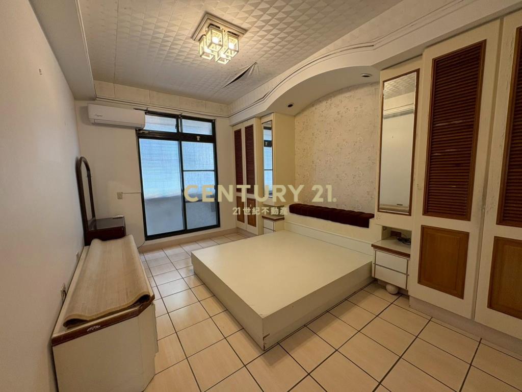 LB146市中心雙併透天雙車位大坪數