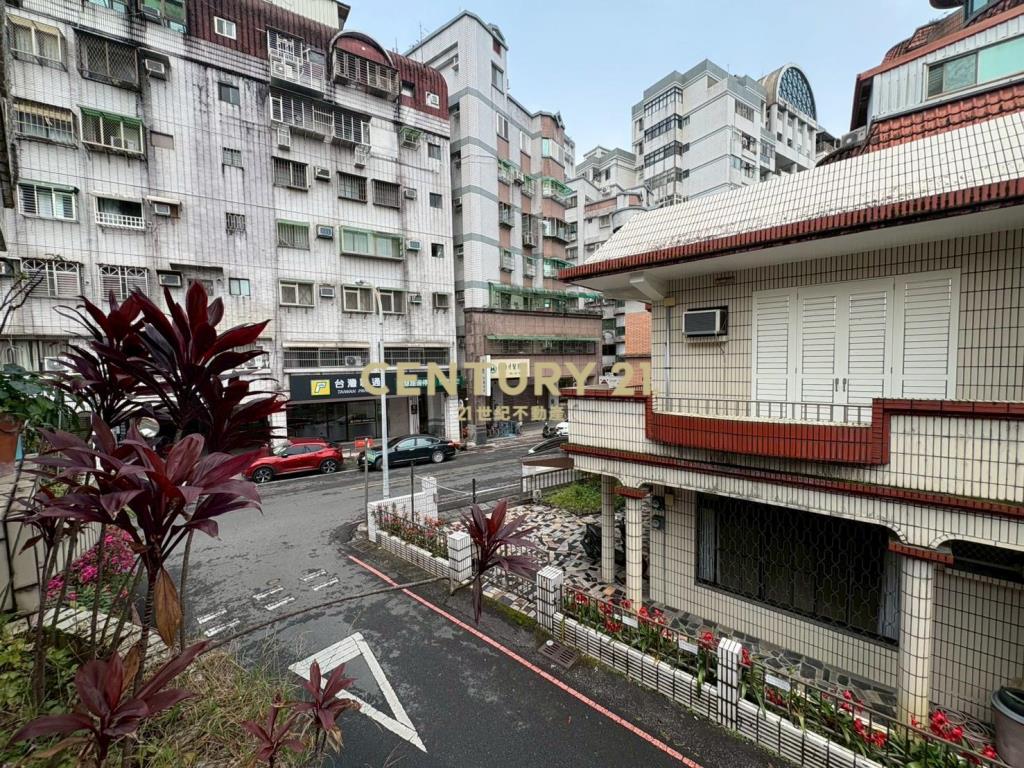 LB146市中心雙併透天雙車位大坪數