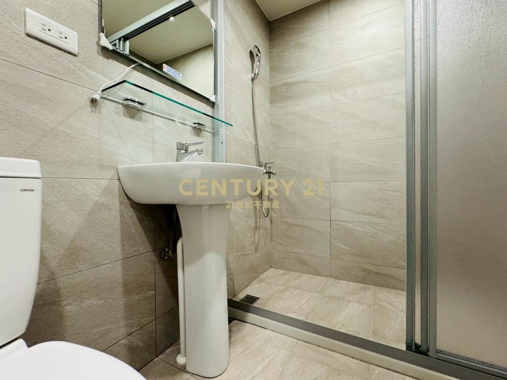 LA160近轉運站車位3房