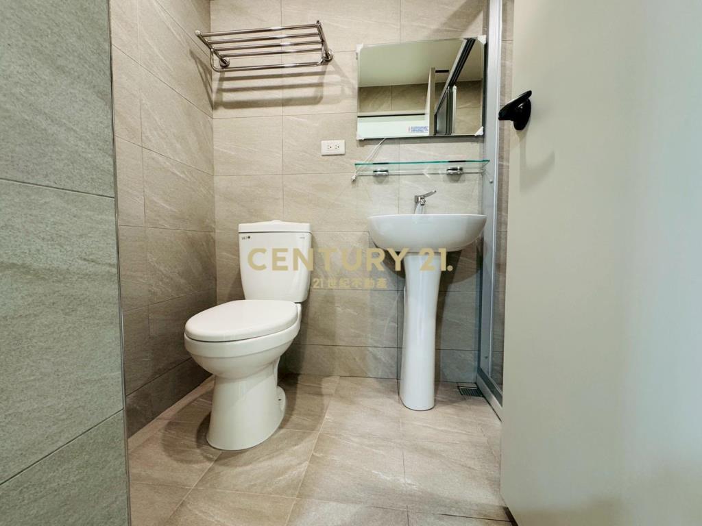 LA160近轉運站車位3房