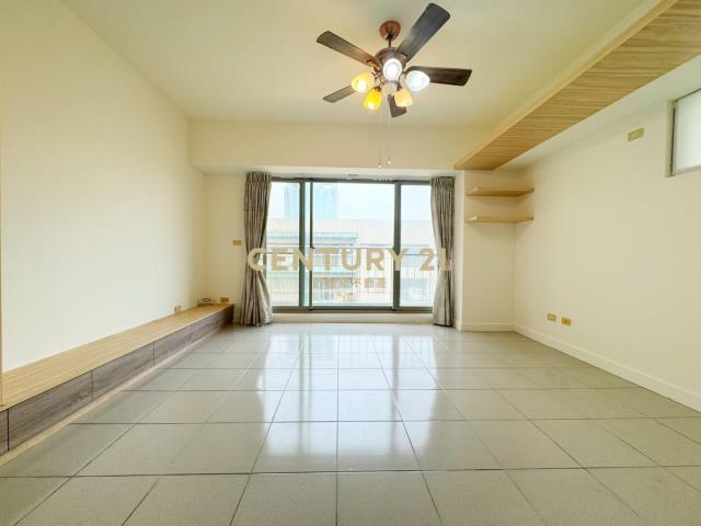 LA161翠玉花園3+1房車位