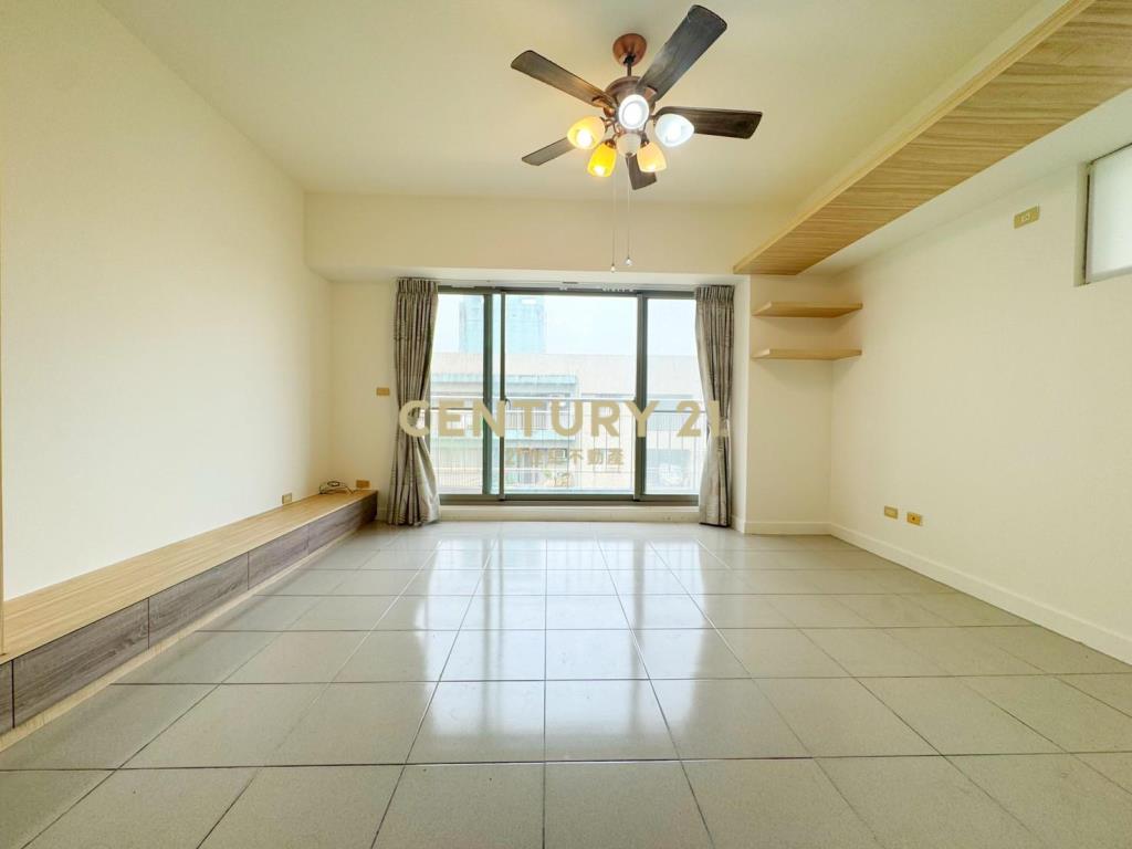 LA161翠玉花園3+1房車位