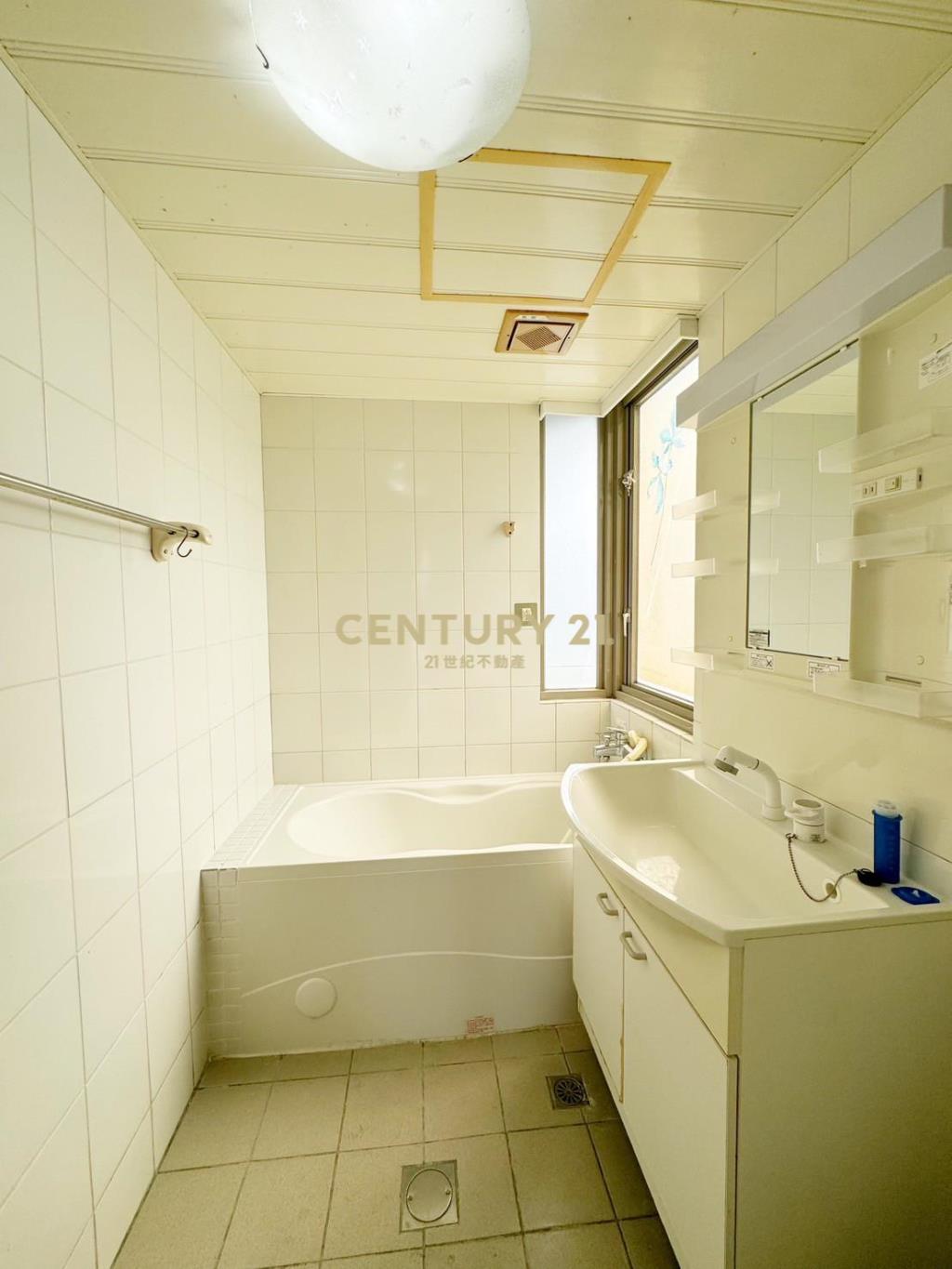 LA161翠玉花園3+1房車位