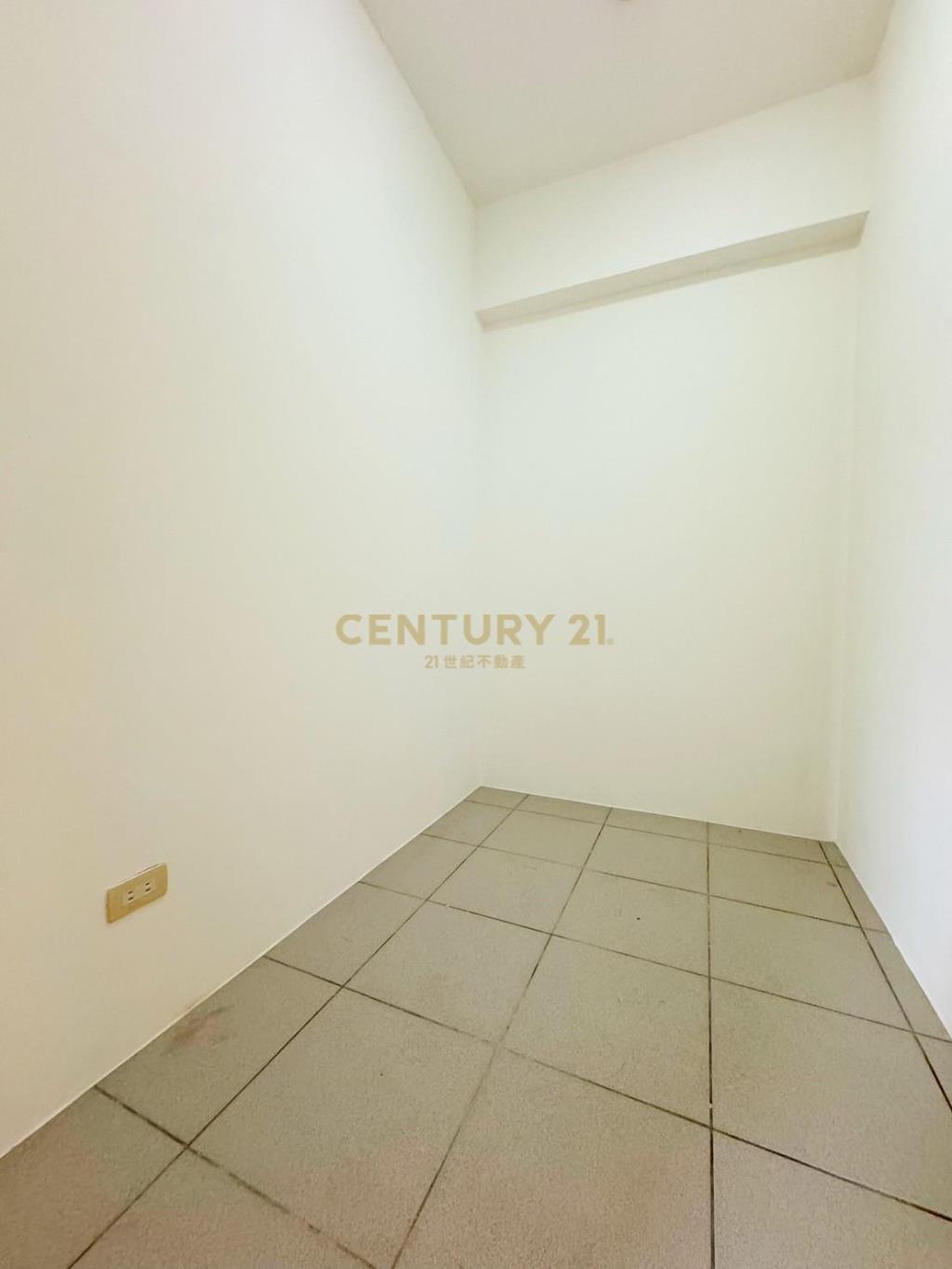 LA161翠玉花園3+1房車位