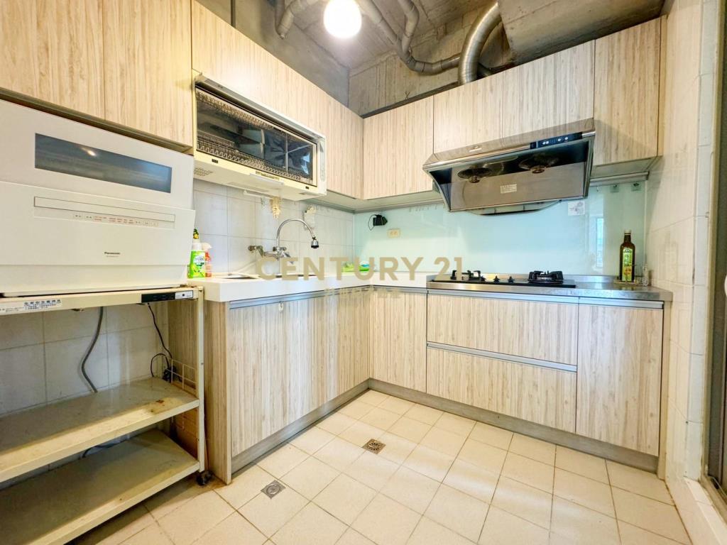 LA161翠玉花園3+1房車位