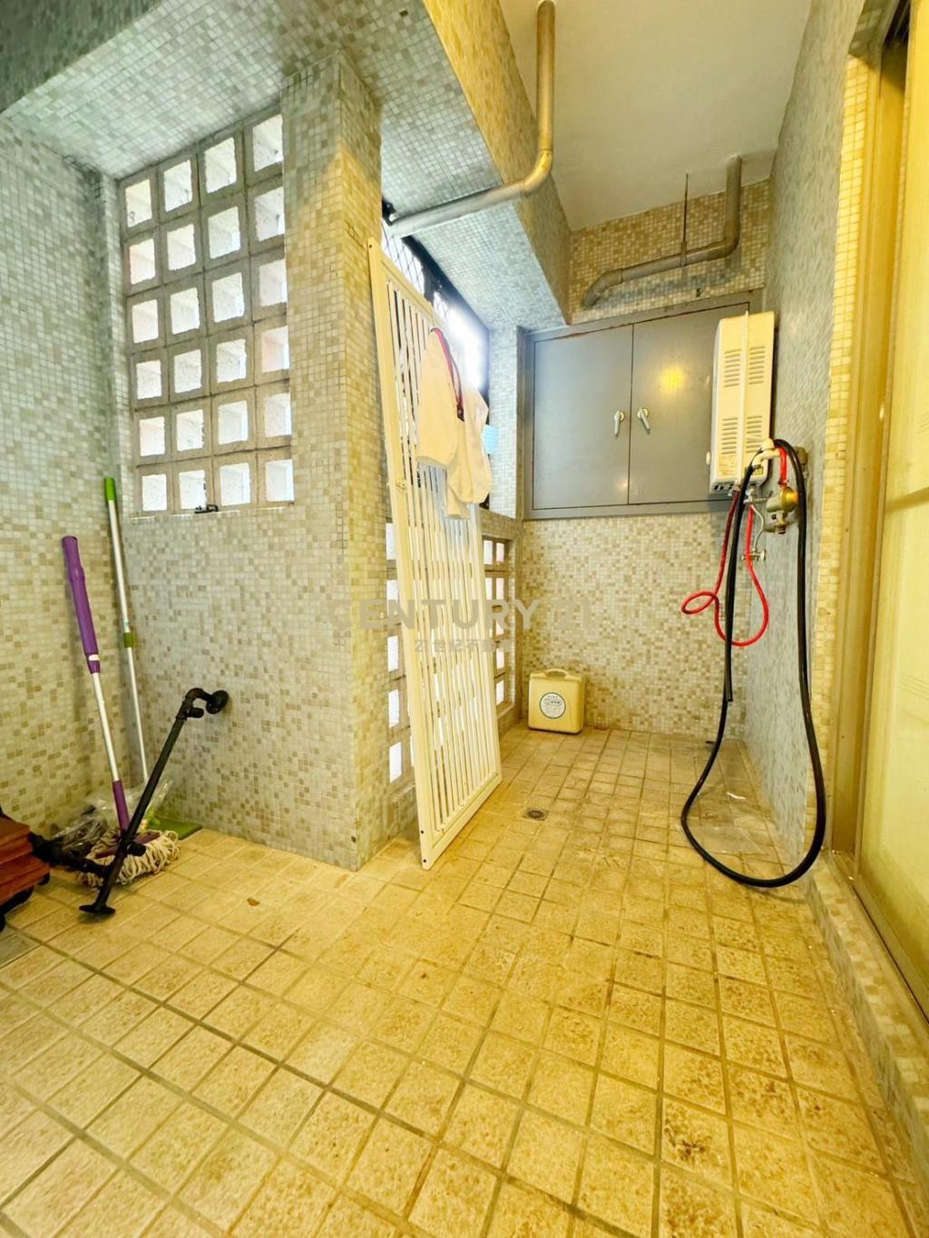 LA161翠玉花園3+1房車位