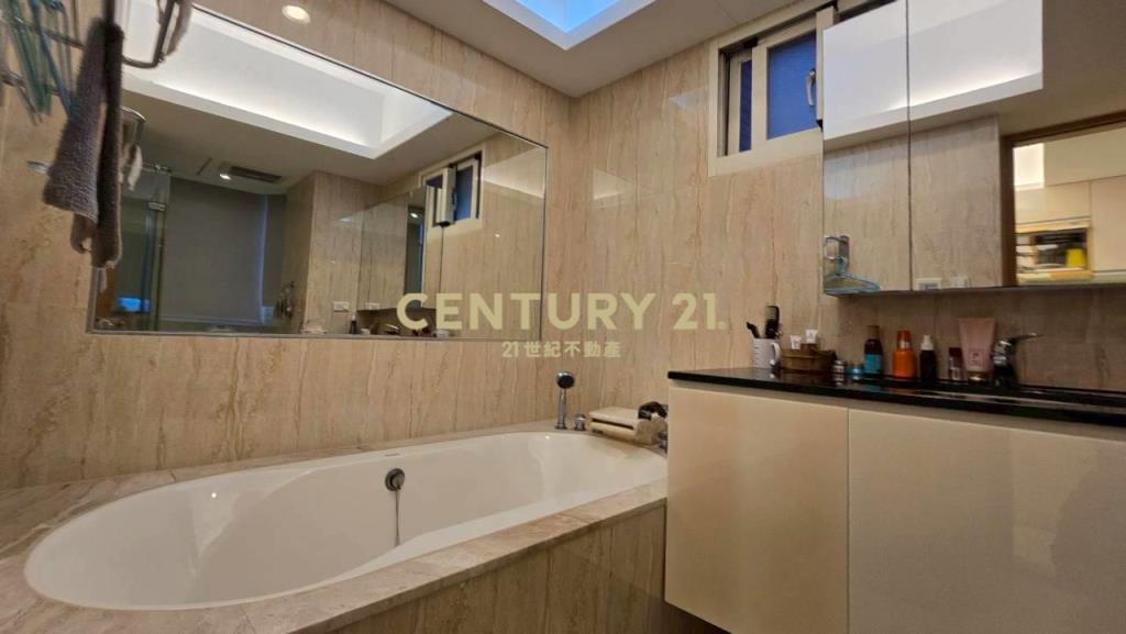 LA162礁溪溫泉三面採光冠軍華廈