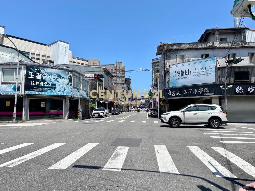 LG007新月商圈三角窗店住
