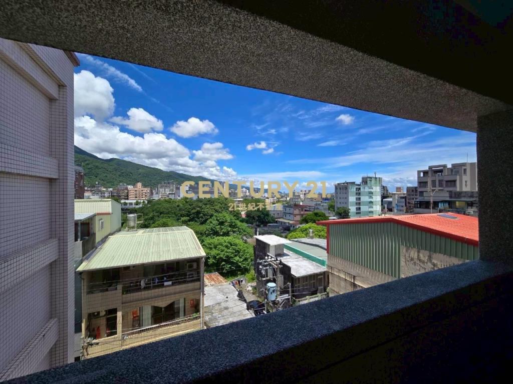 LB103市區大地坪湯屋電梯別墅