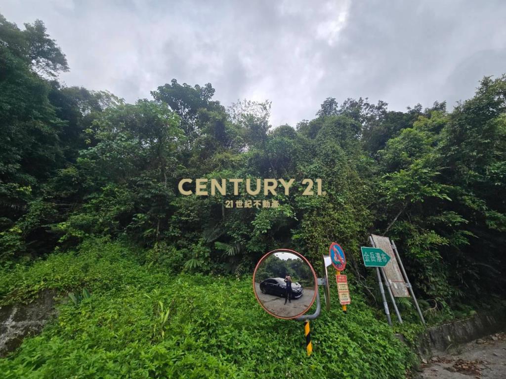 LC189金岳瀑布旁一甲大農地