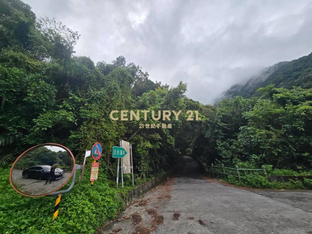 LC189金岳瀑布旁一甲大農地