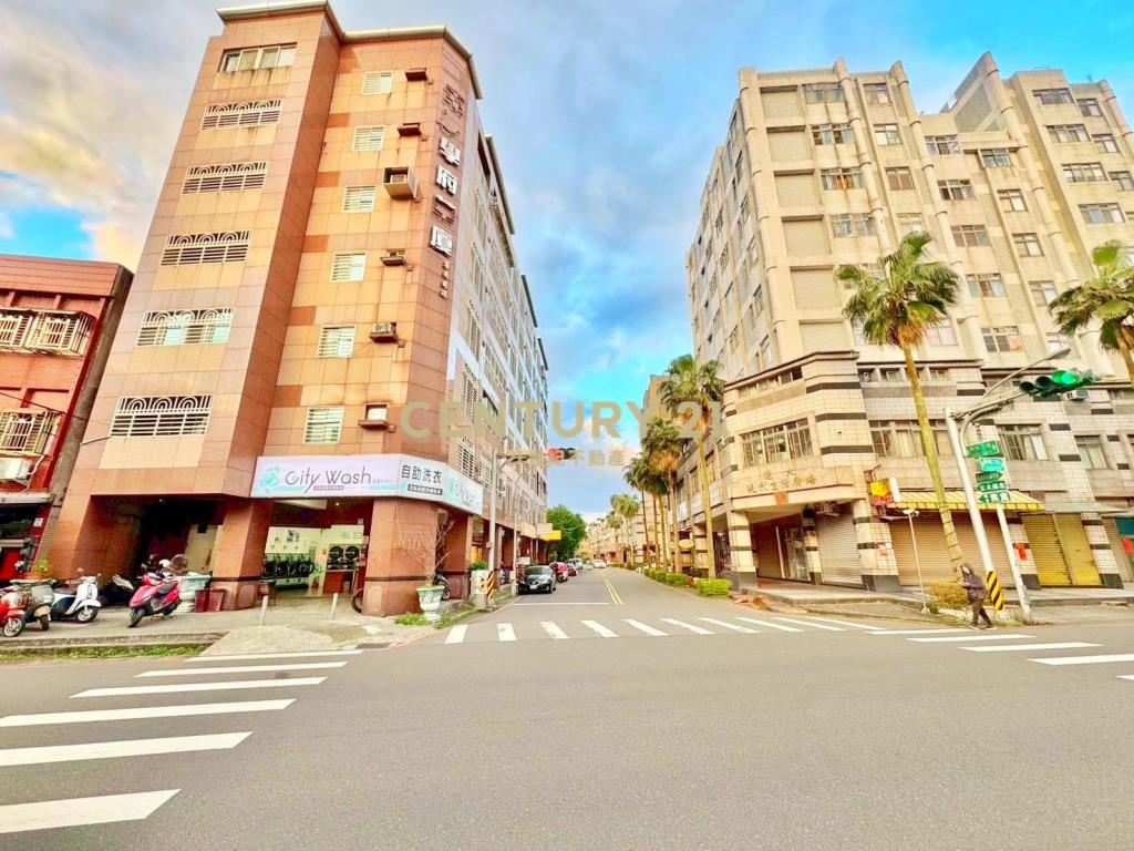 LB141黎明國小旁角窗金店面