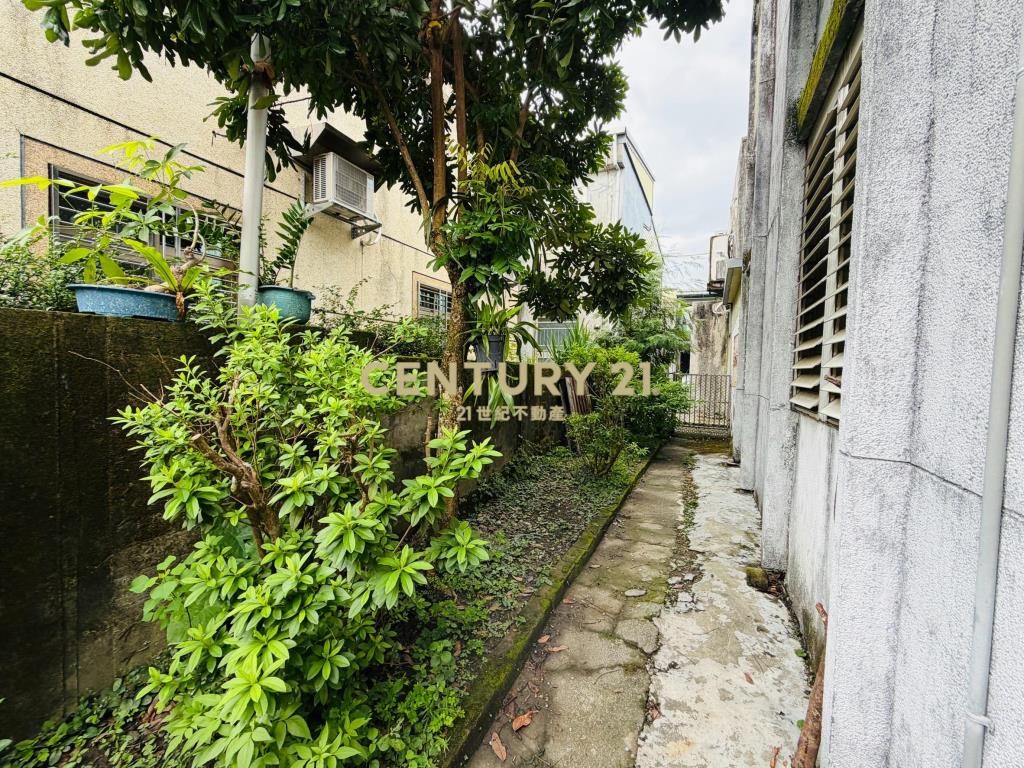 LB177宜蘭市近國五大面寬雙併別墅