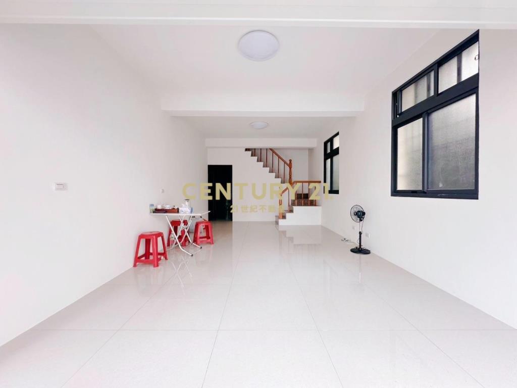 大里中興路雙面臨路透天