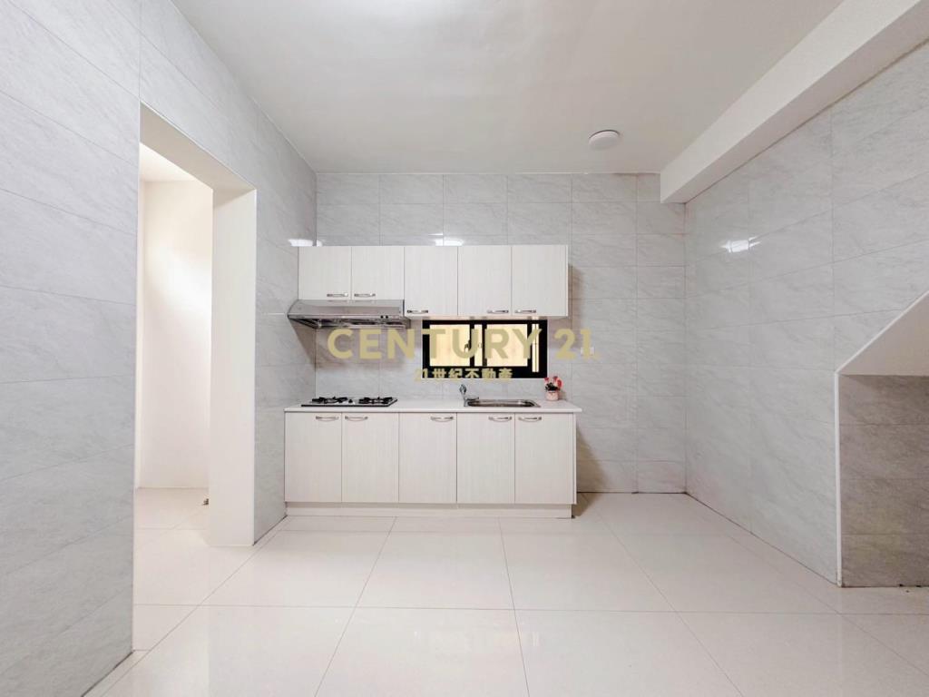 大里中興路雙面臨路透天